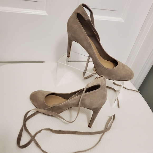 BCBGeneration Beige Suede "Ellah" Pumps Tie around ankle Size 9.5 - Picture 3 of 10